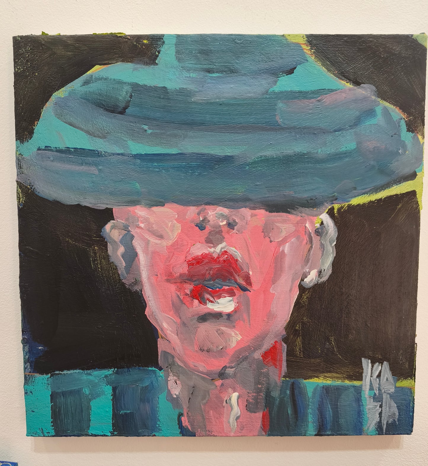 Sous son chapeau